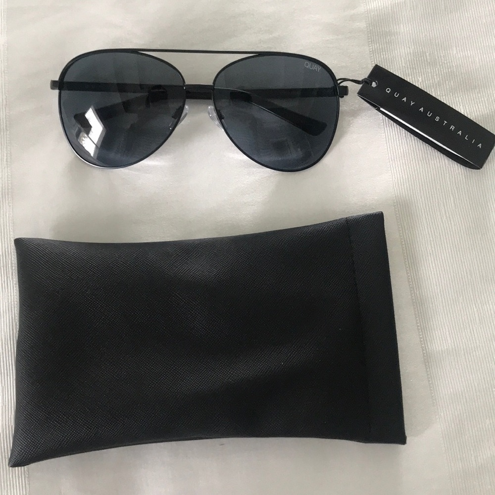 Quay Black Smoke Vivienne Aviator Sunglasses